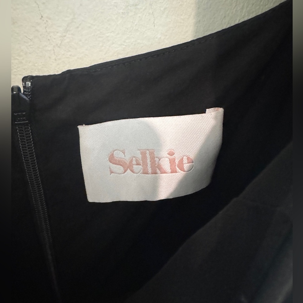SELKIE Elegant Black Dress with Puff Sleeves - Picture 4 of 8